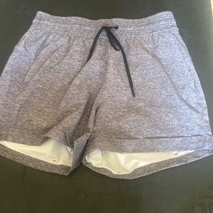 Gray pattern lululemon short